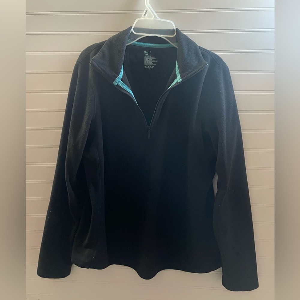 GAP Women’s Medium Black Quarter-Zip Pullover